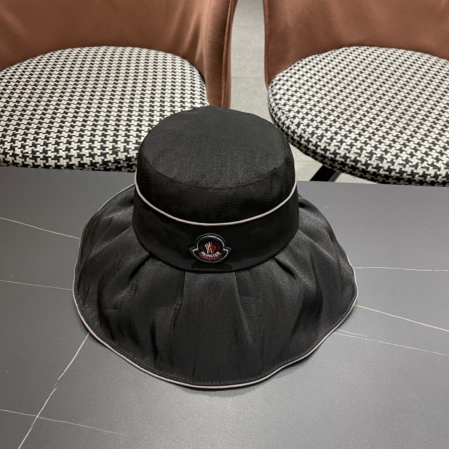 Moncler hat