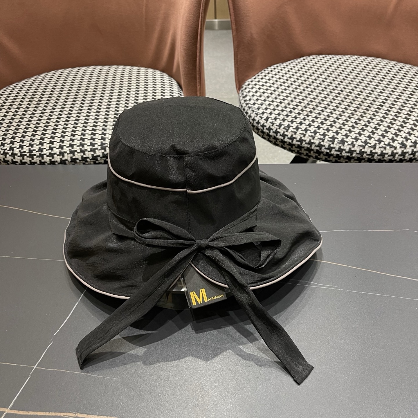 Moncler hat