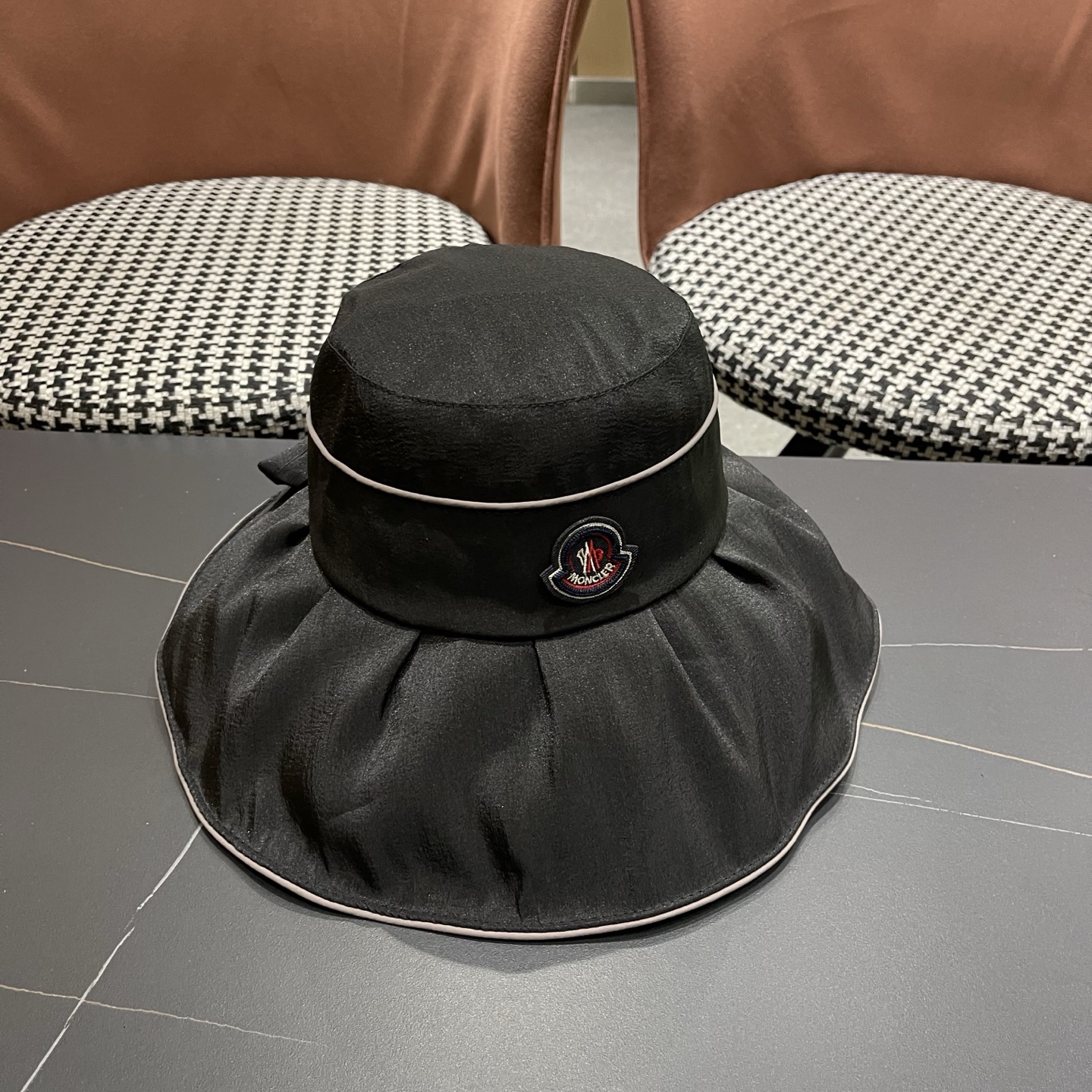 Moncler hat