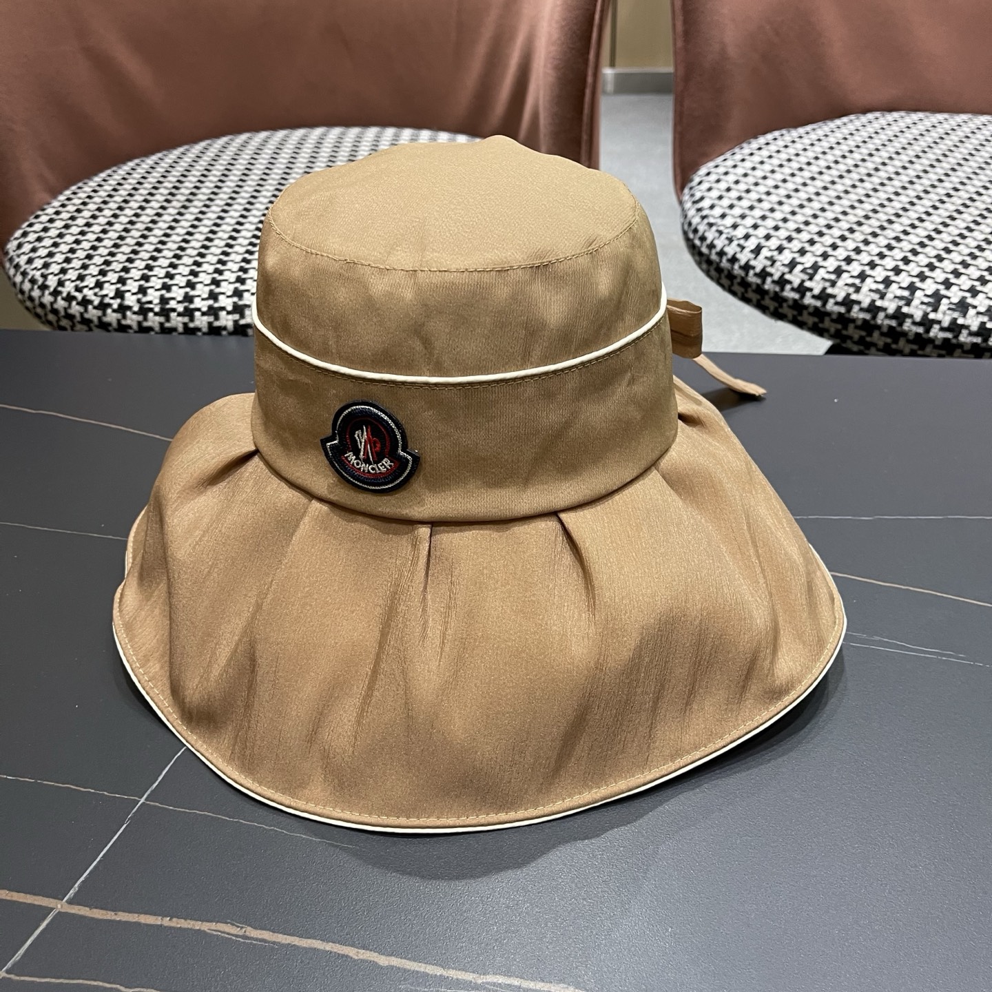 Moncler hat