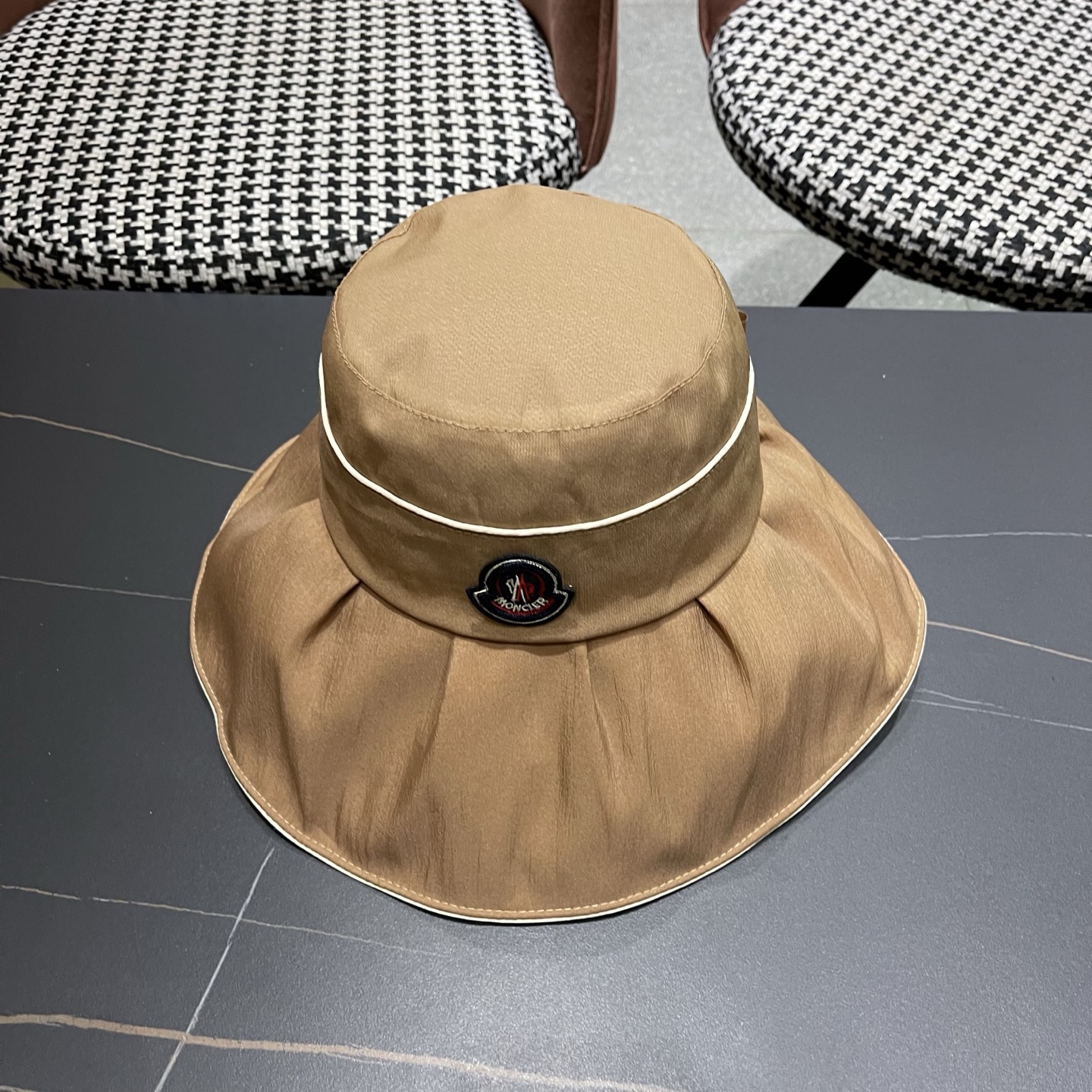 Moncler hat