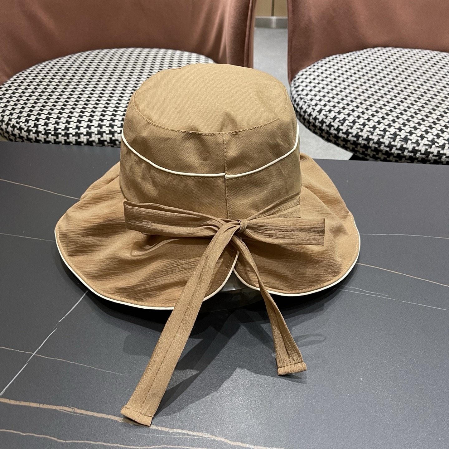 Moncler hat