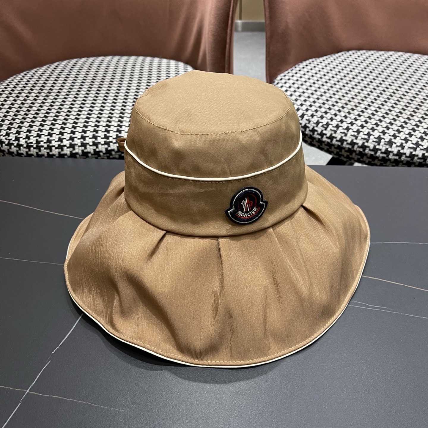 Moncler hat