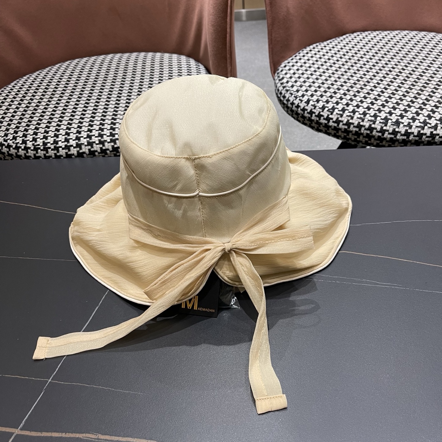 Moncler hat