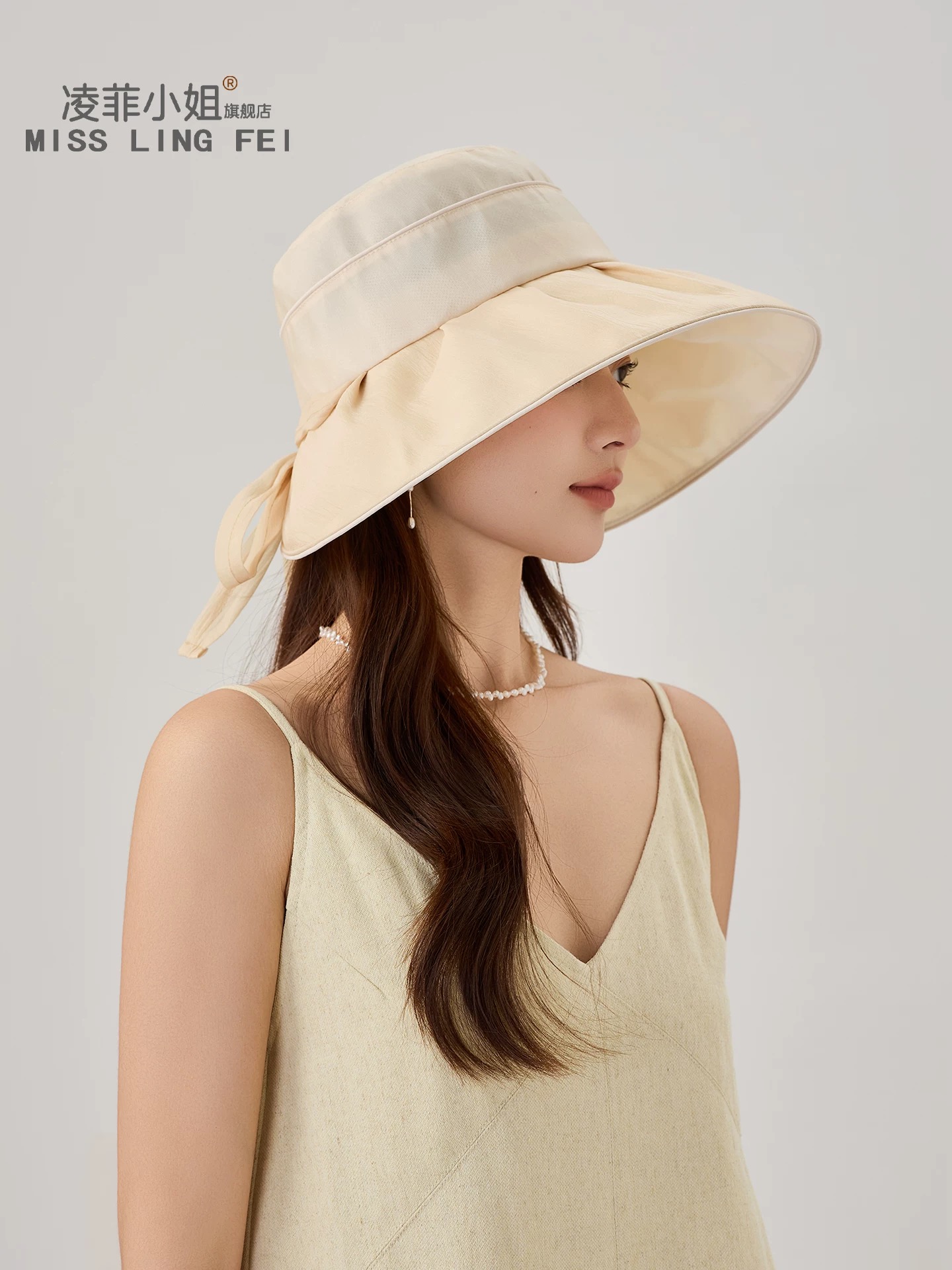 Moncler hat