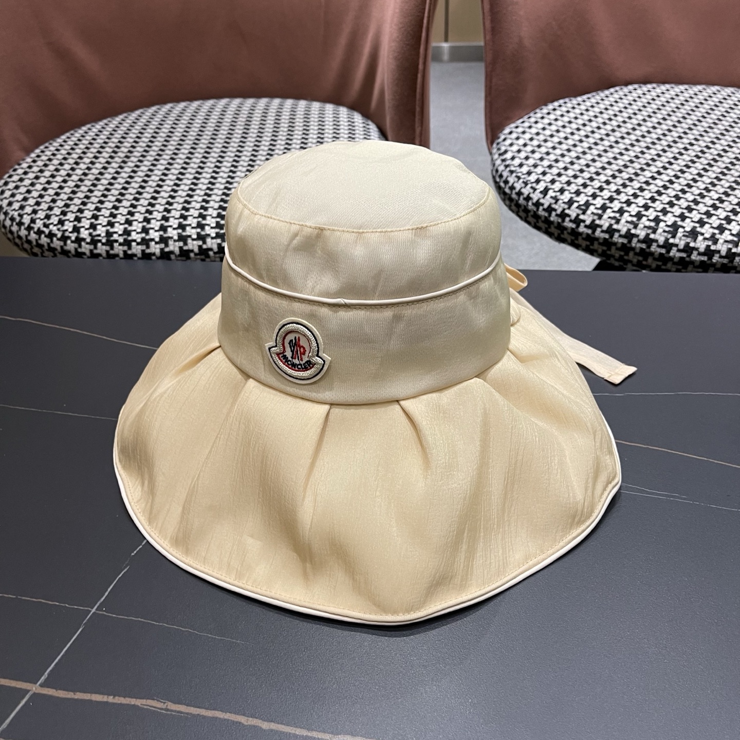 Moncler hat