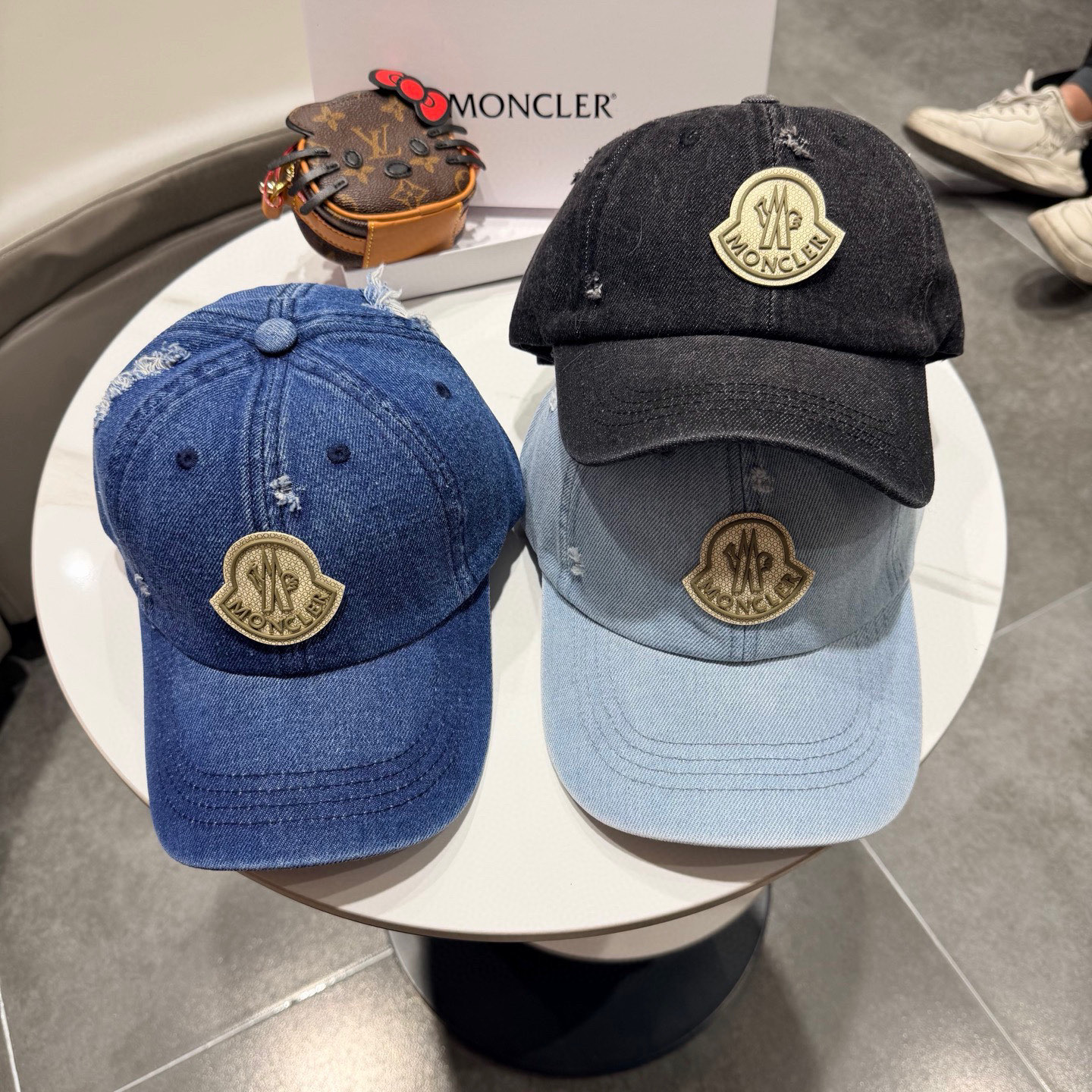 Moncler hat