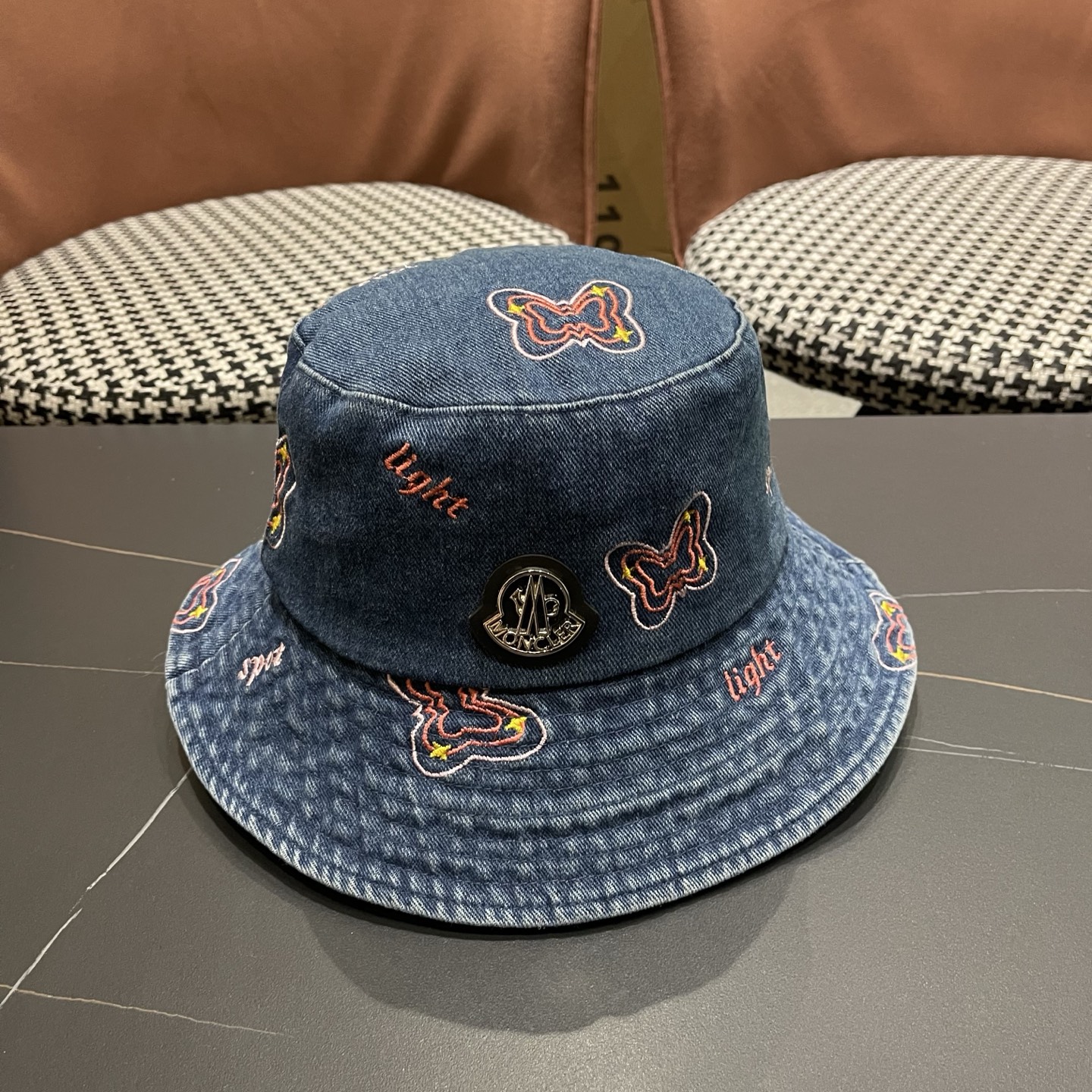Moncler hat
