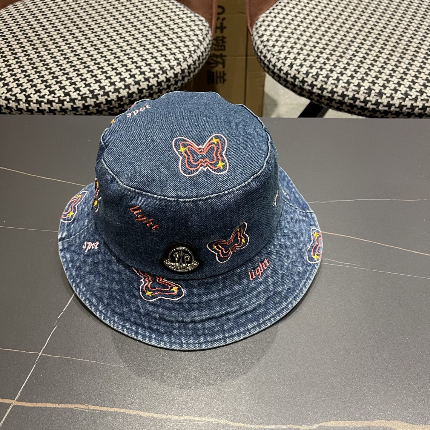 Moncler hat