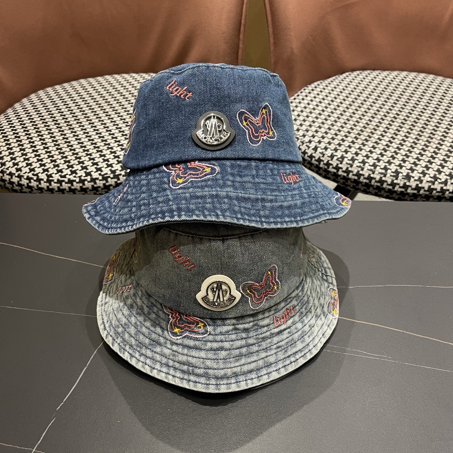 Moncler hat