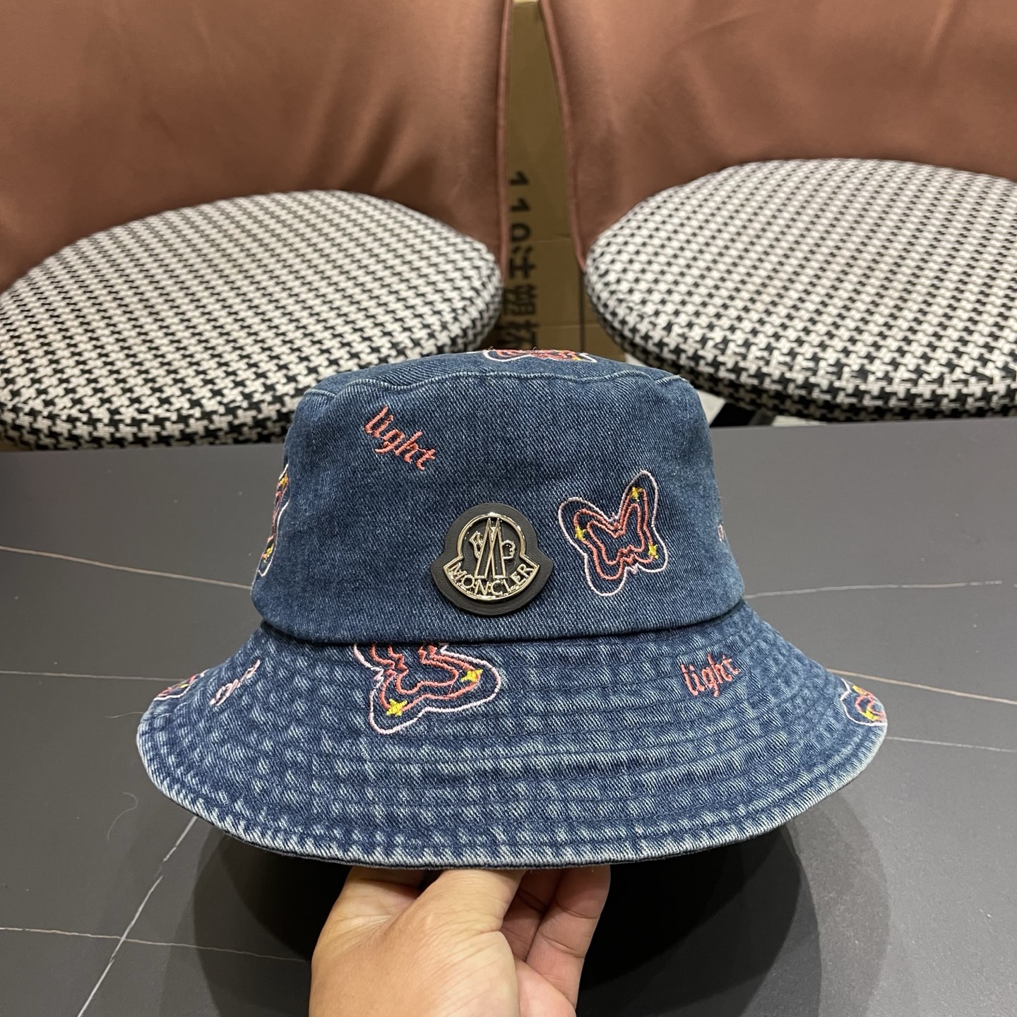 Moncler hat