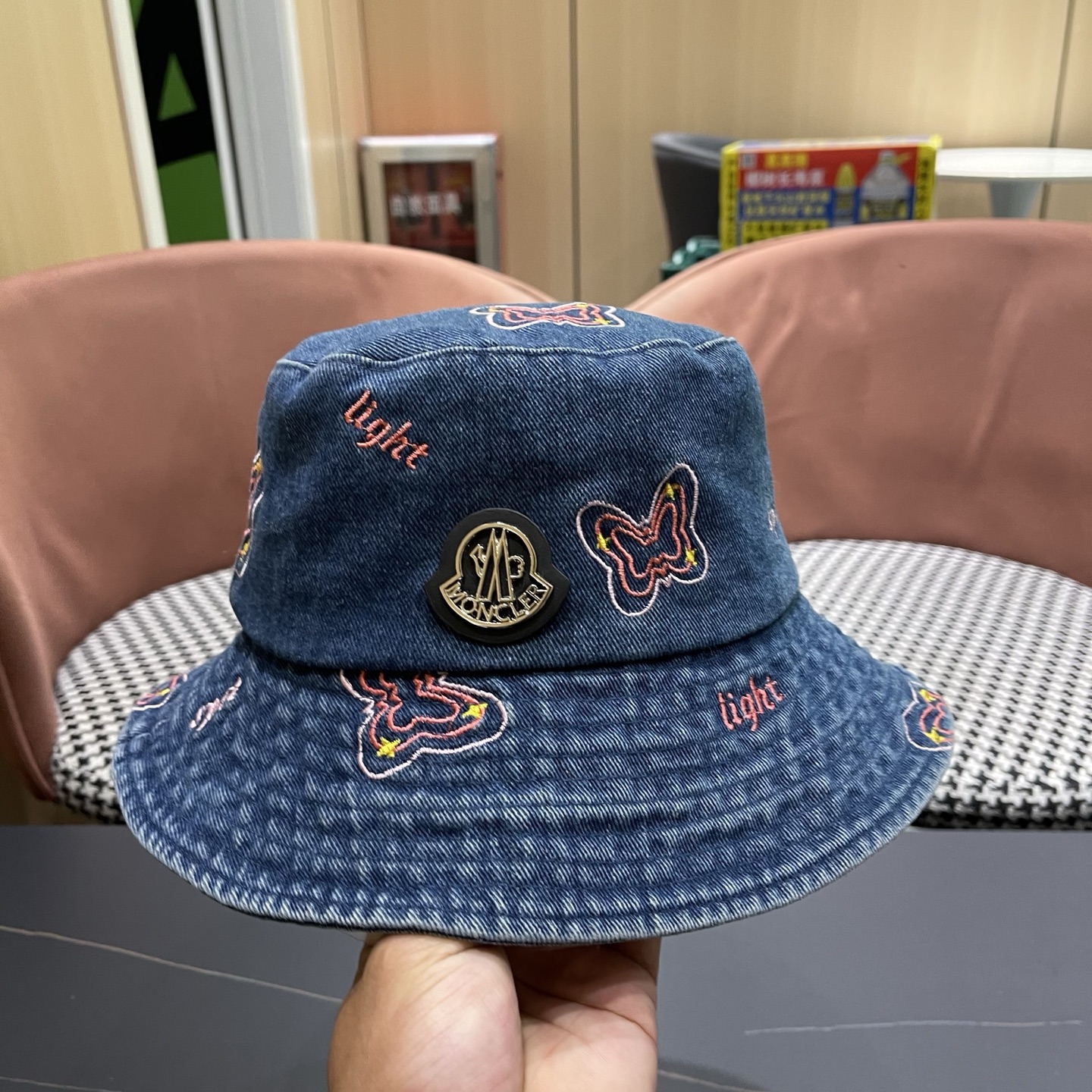 Moncler hat