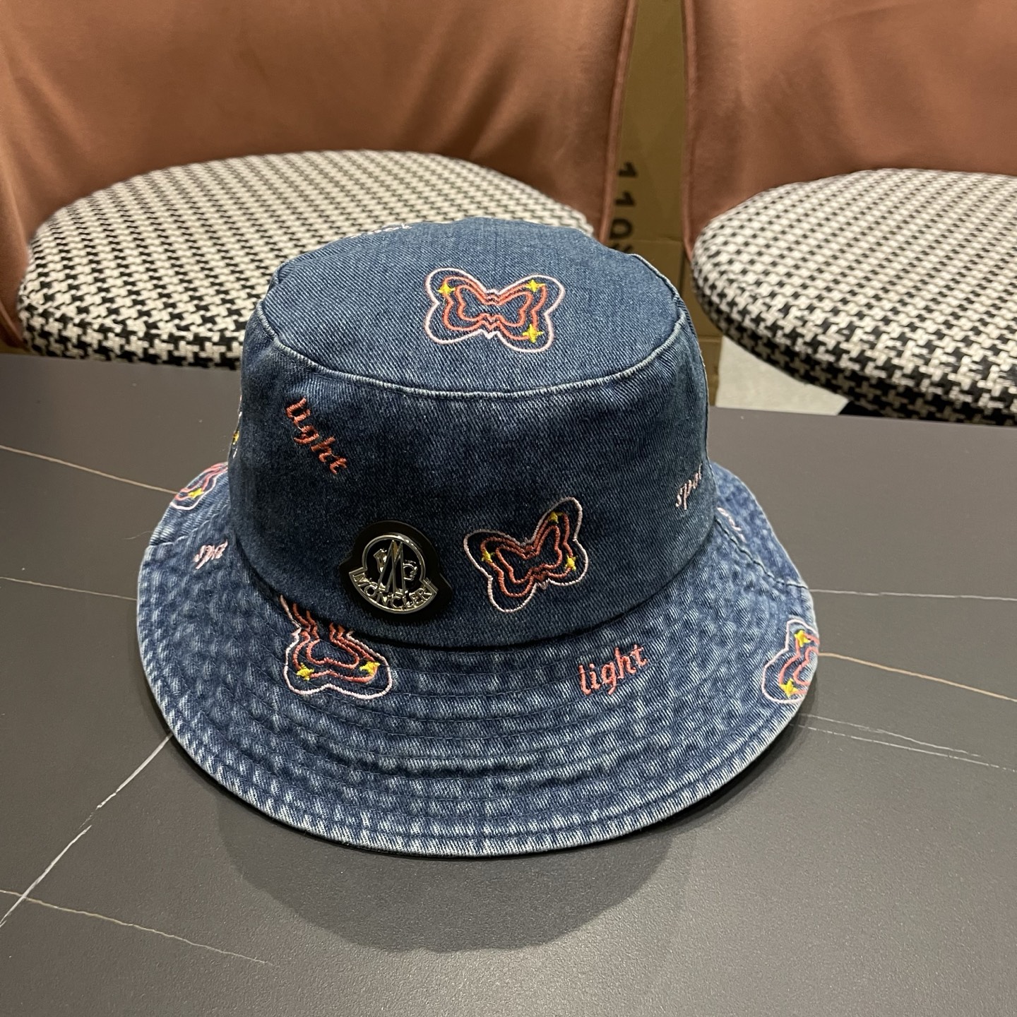 Moncler hat
