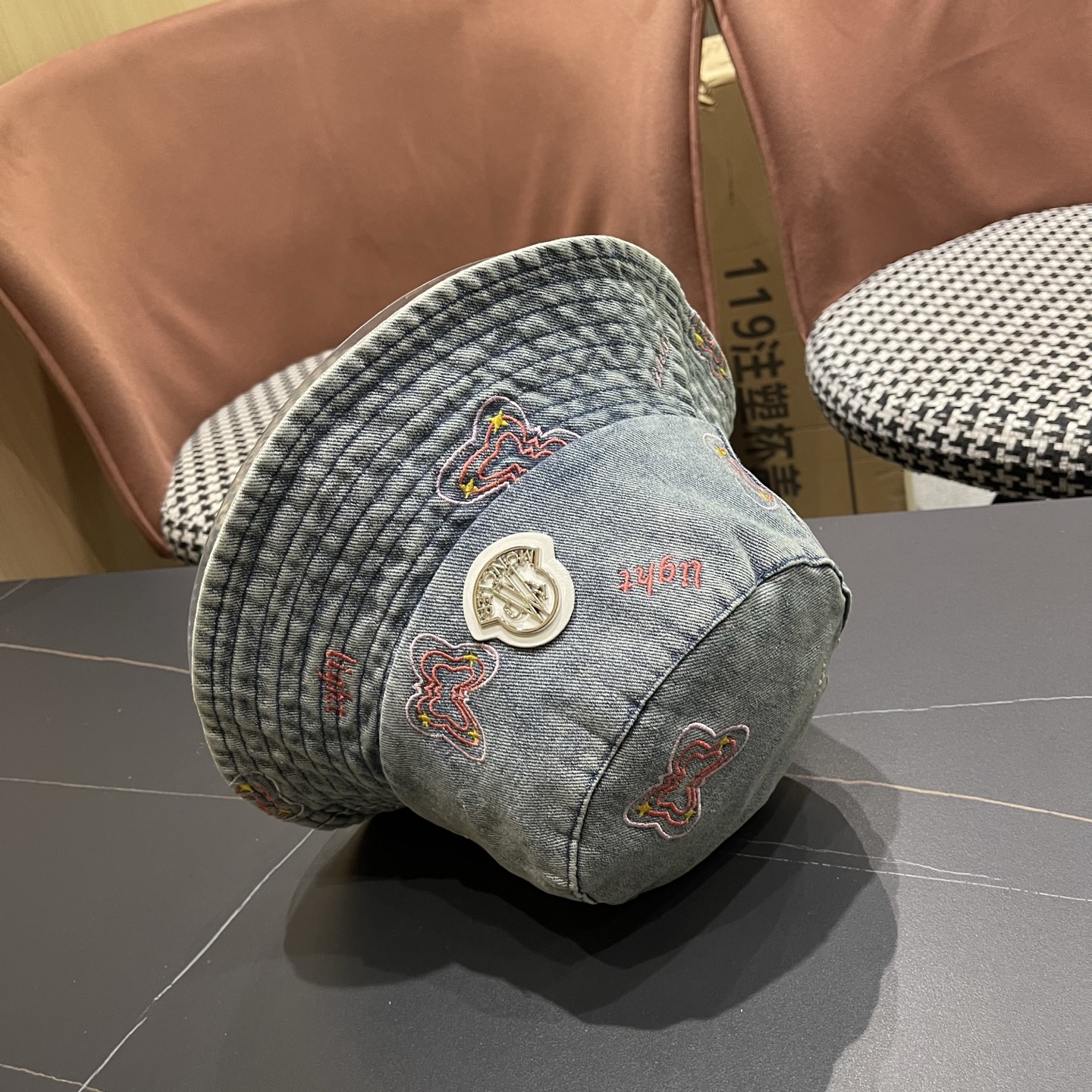 Moncler hat