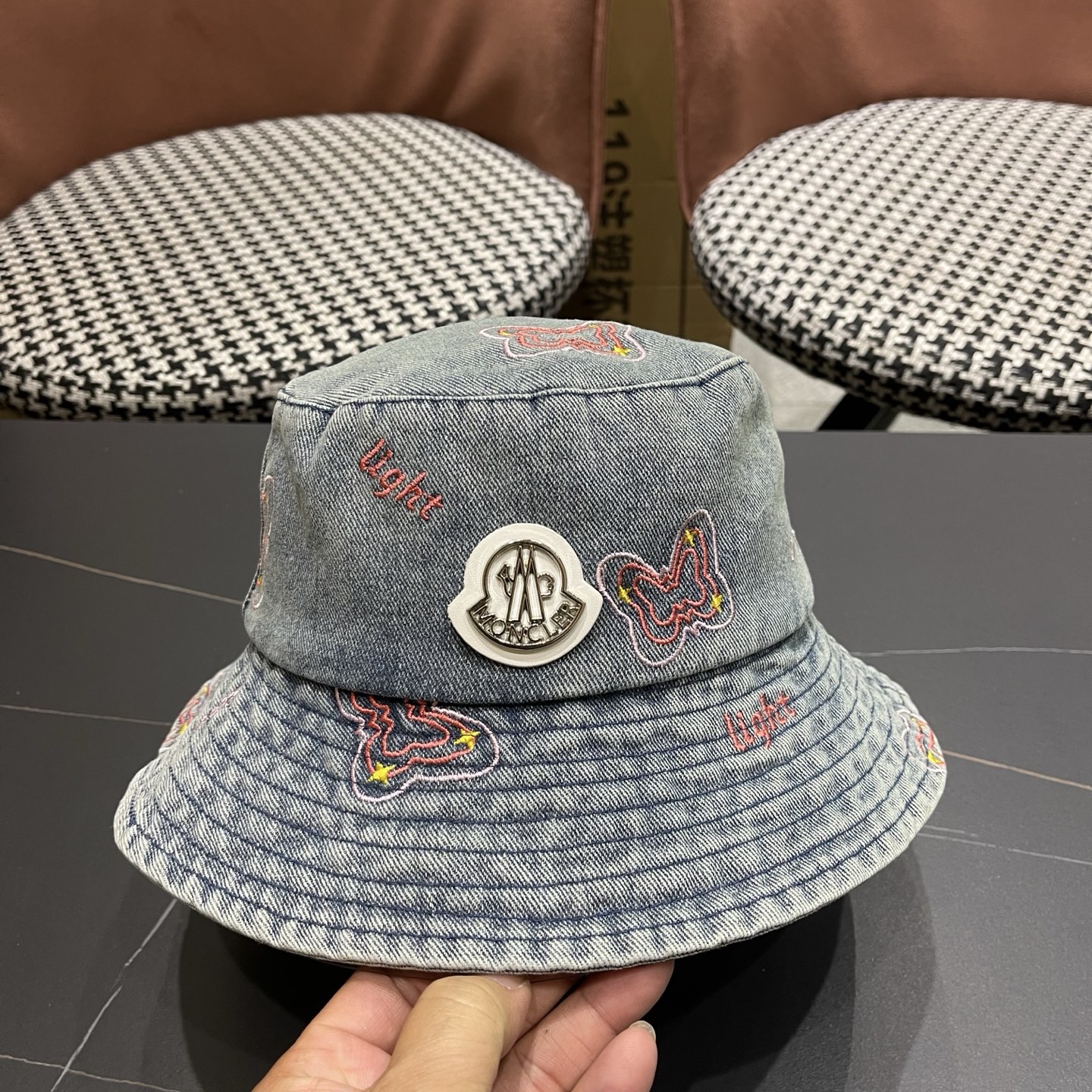 Moncler hat