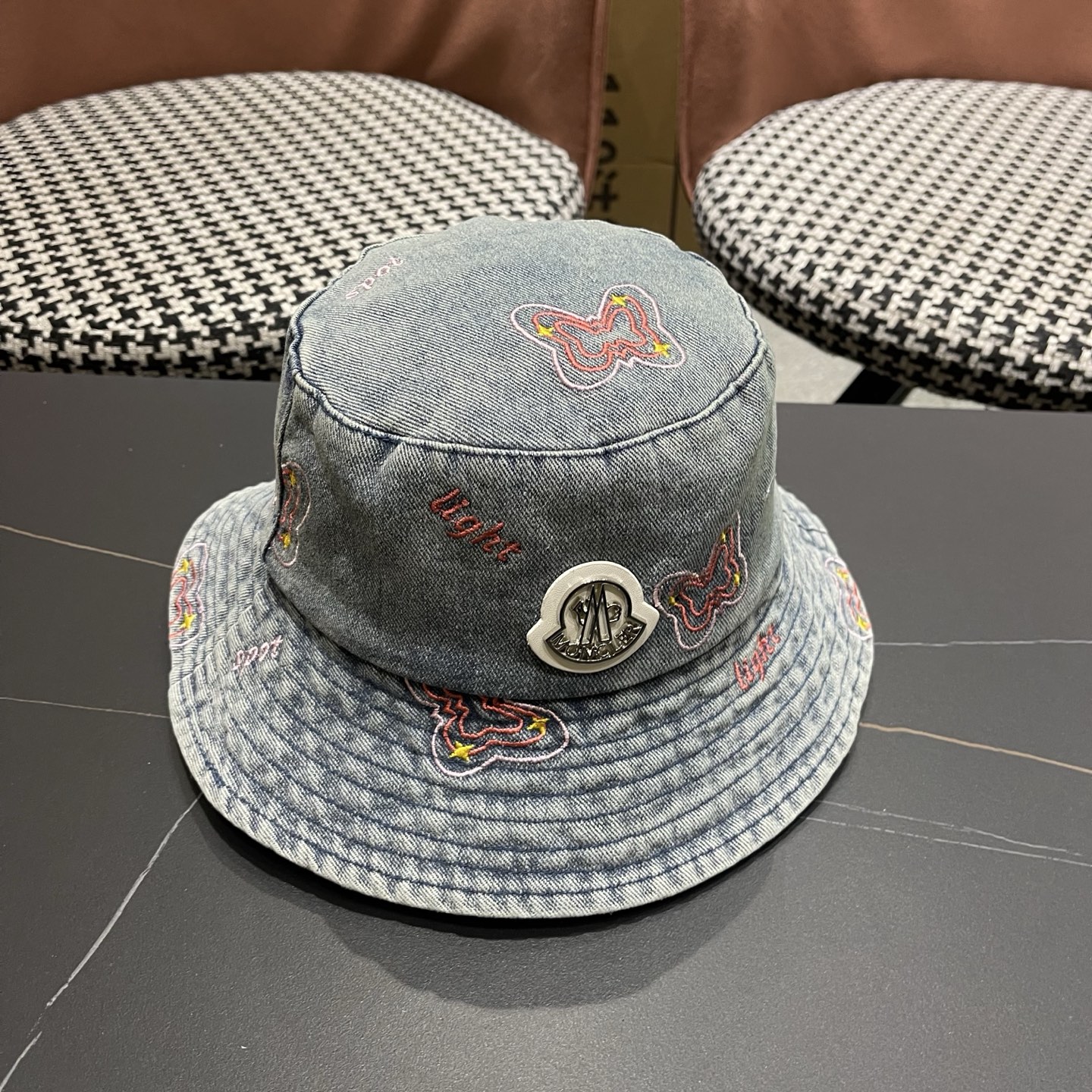 Moncler hat
