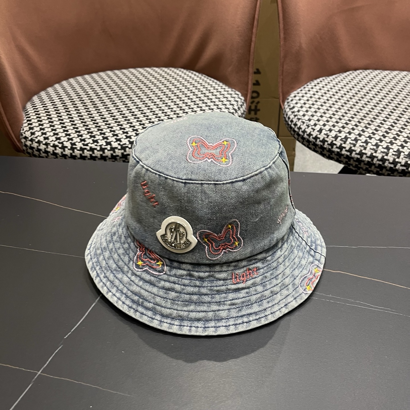 Moncler hat