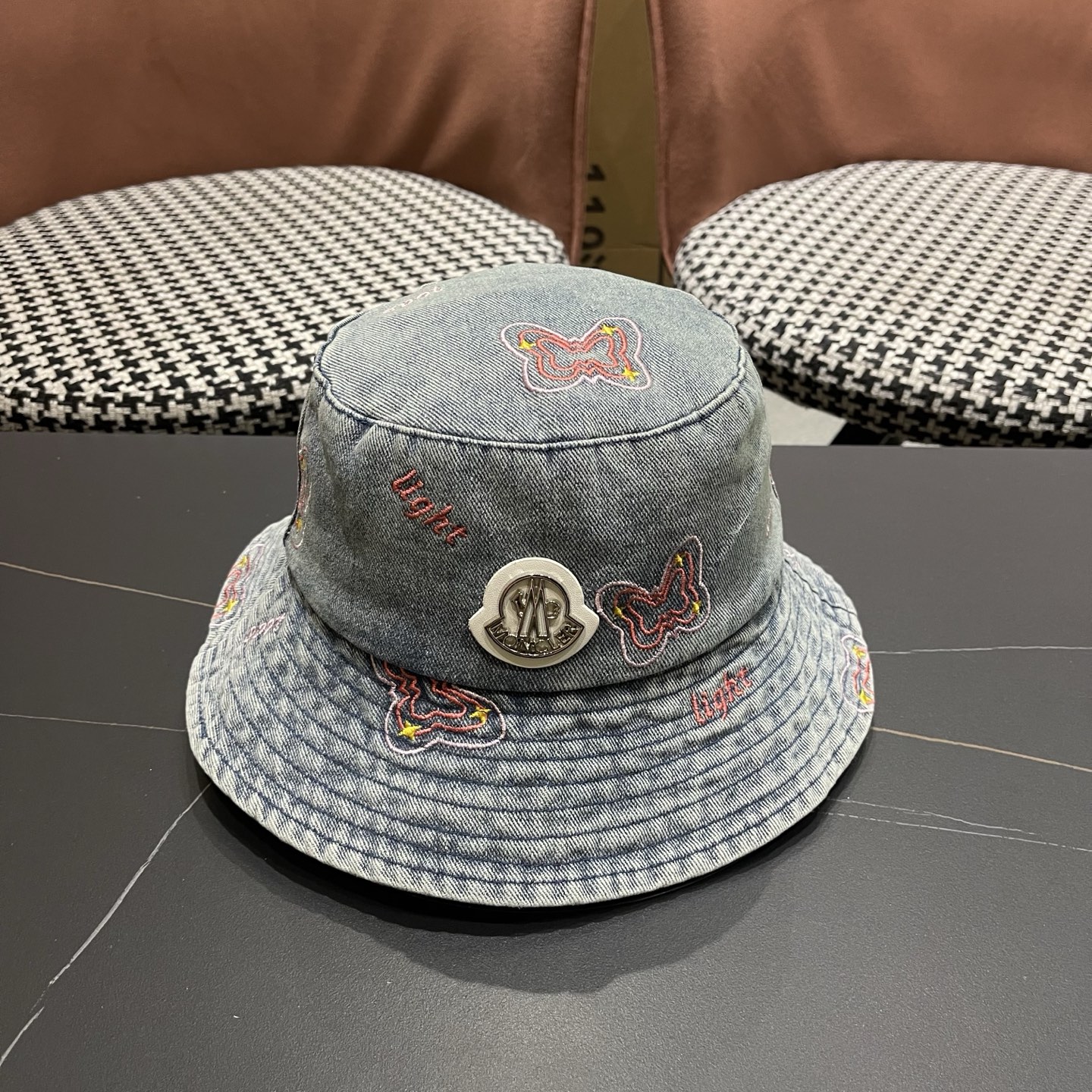 Moncler hat