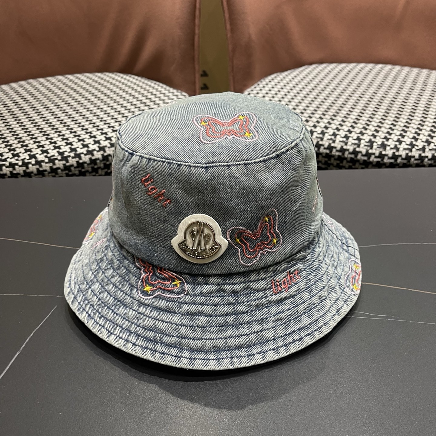 Moncler hat