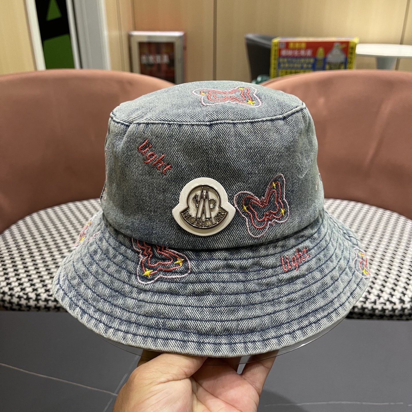 Moncler hat