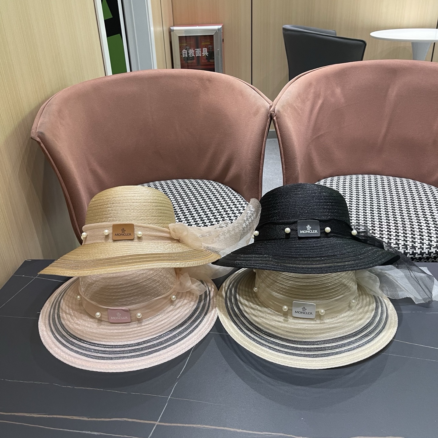 Moncler hat