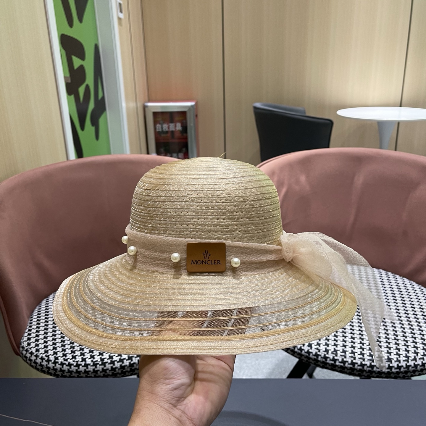Moncler hat