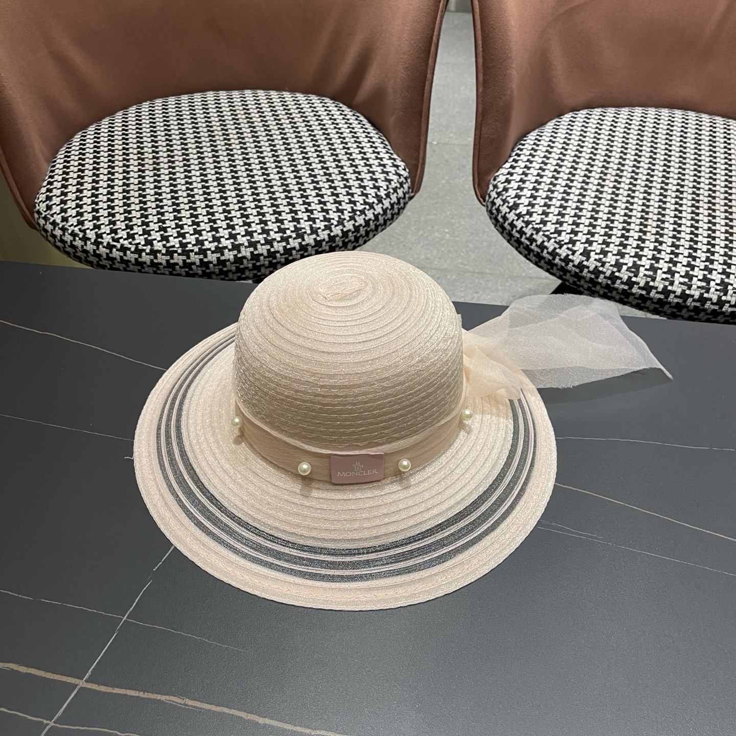 Moncler hat