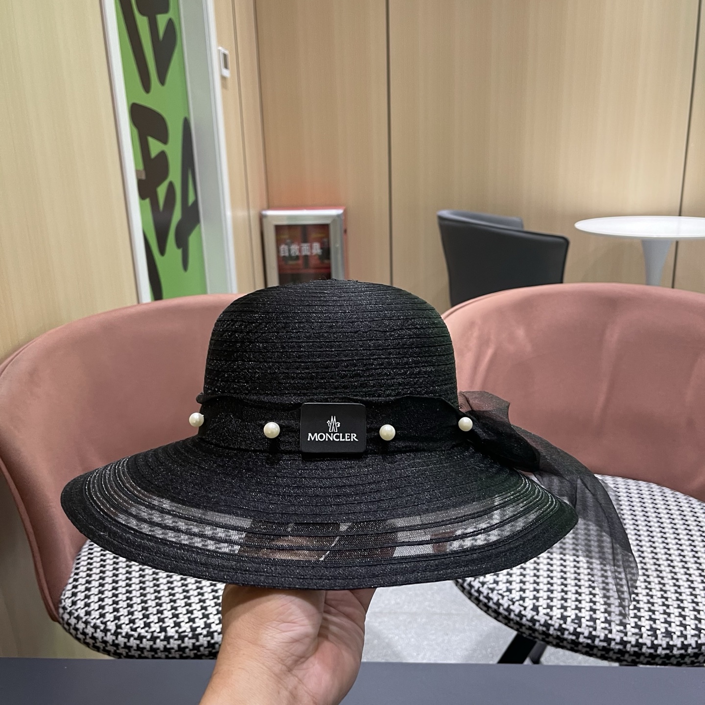 Moncler hat