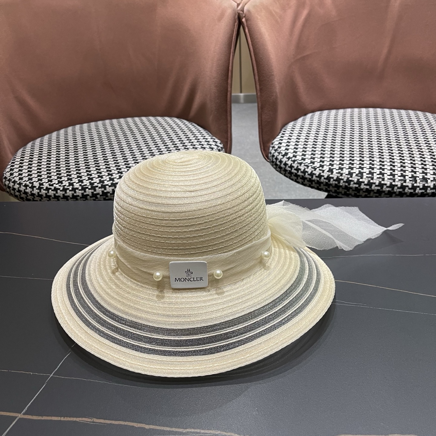 Moncler hat