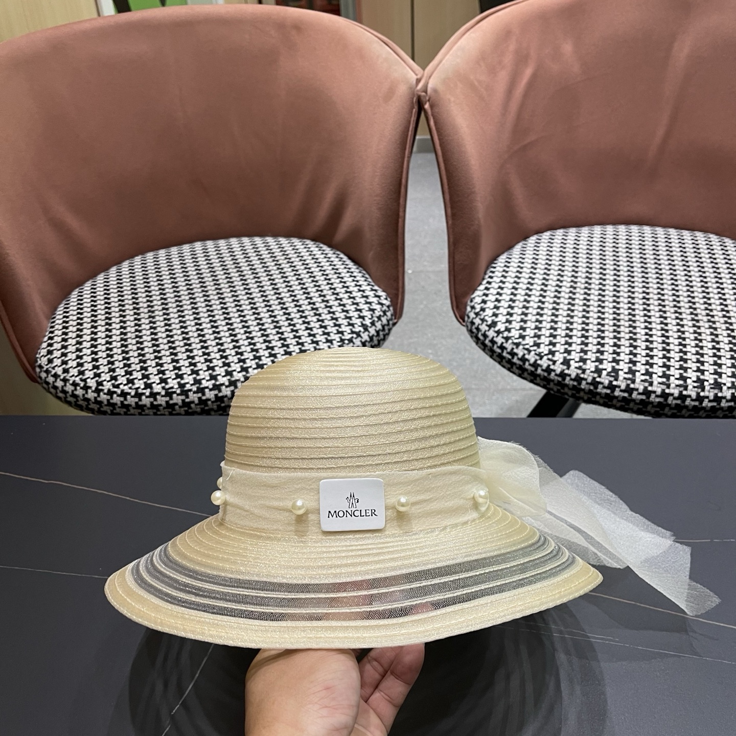 Moncler hat