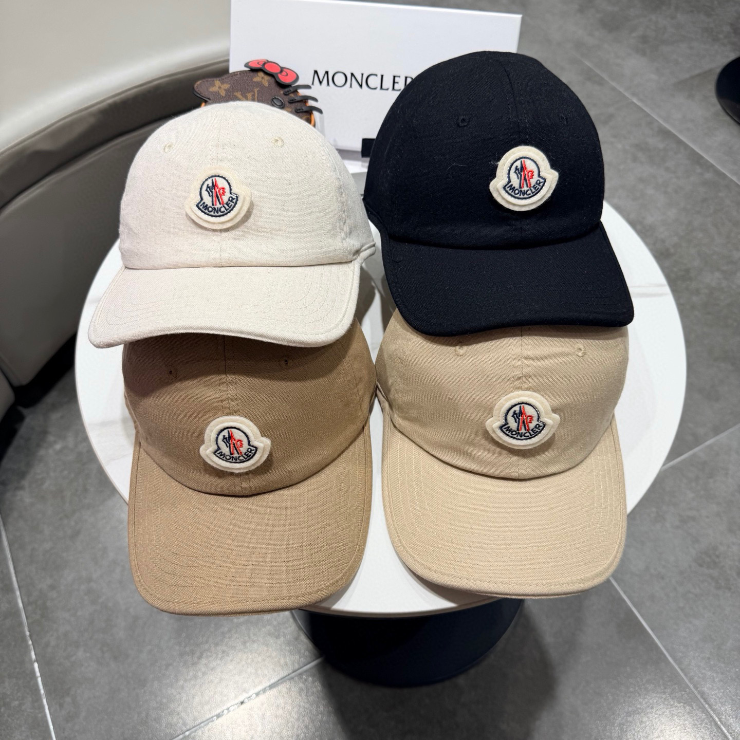 Moncler hat