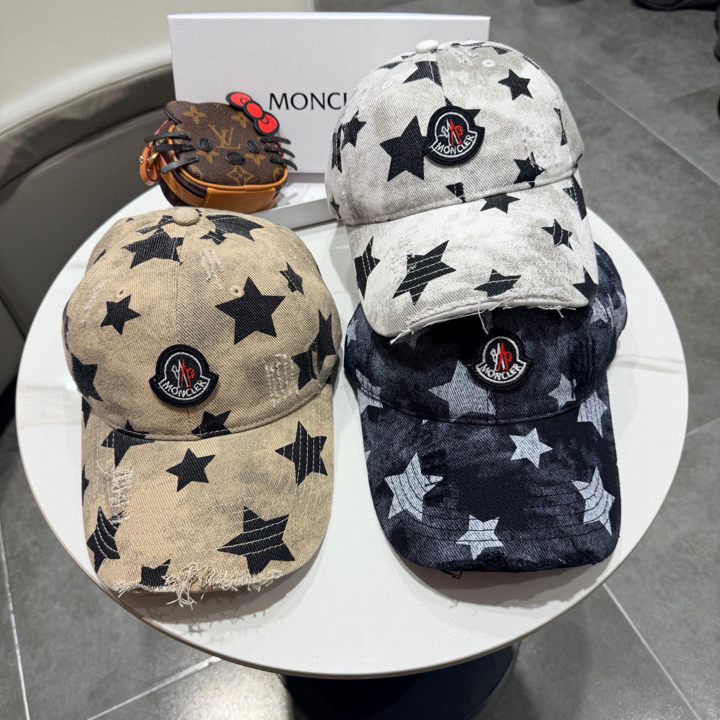 Moncler hat