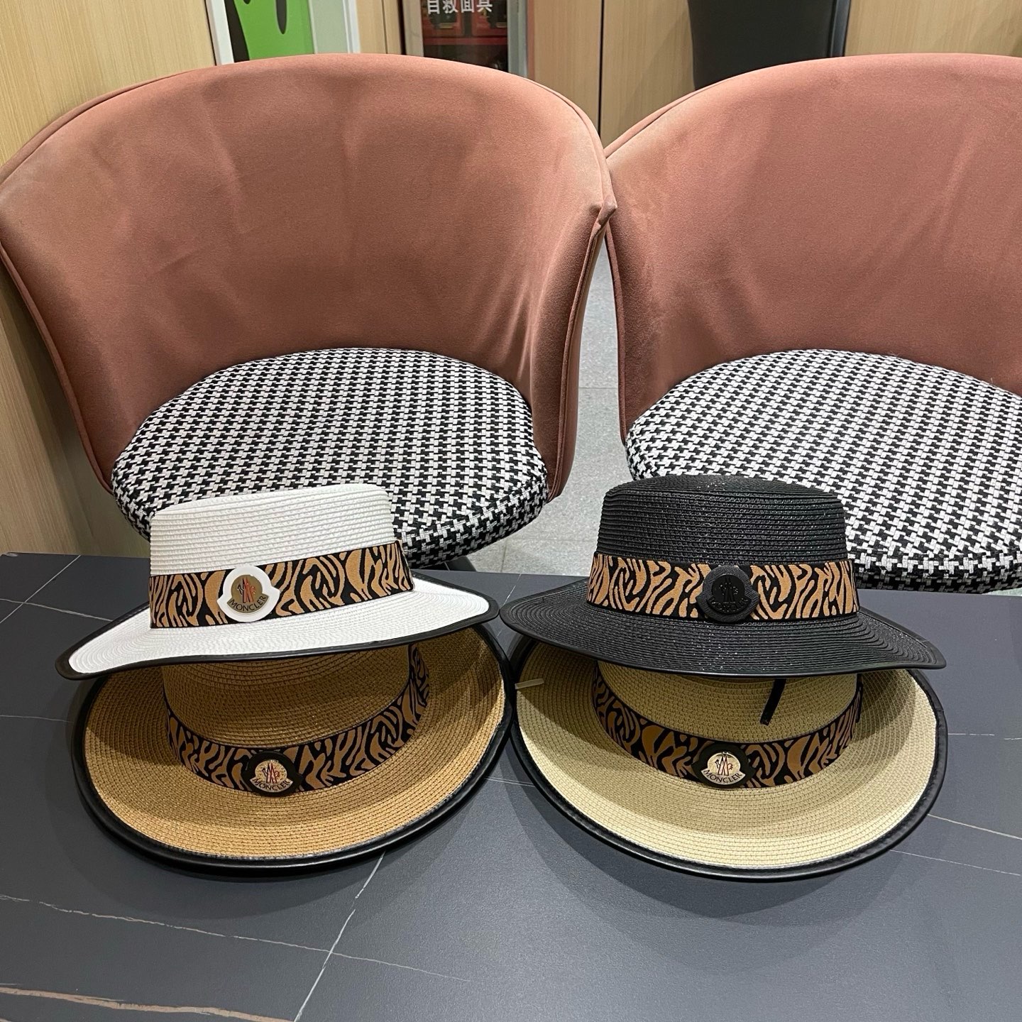 Moncler hat
