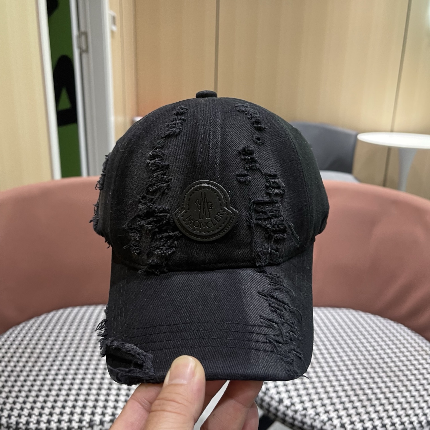 Moncler hat