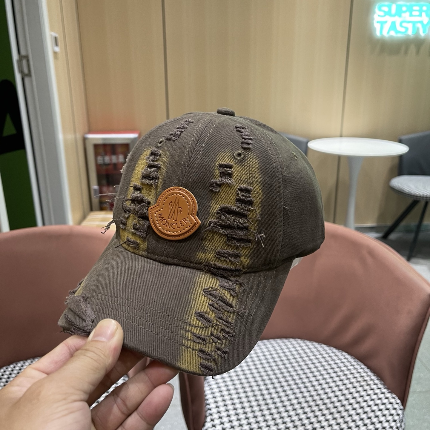 Moncler hat