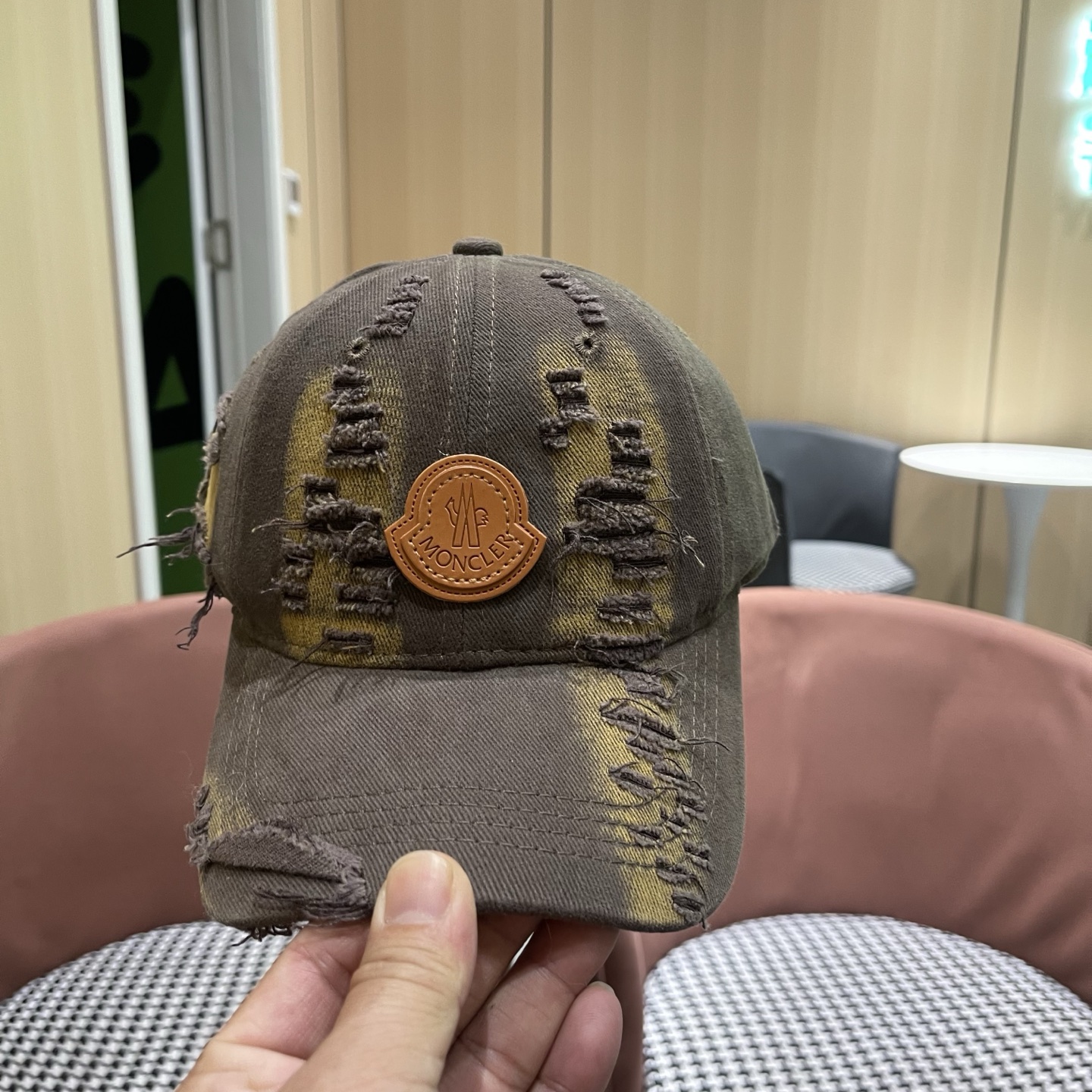 Moncler hat