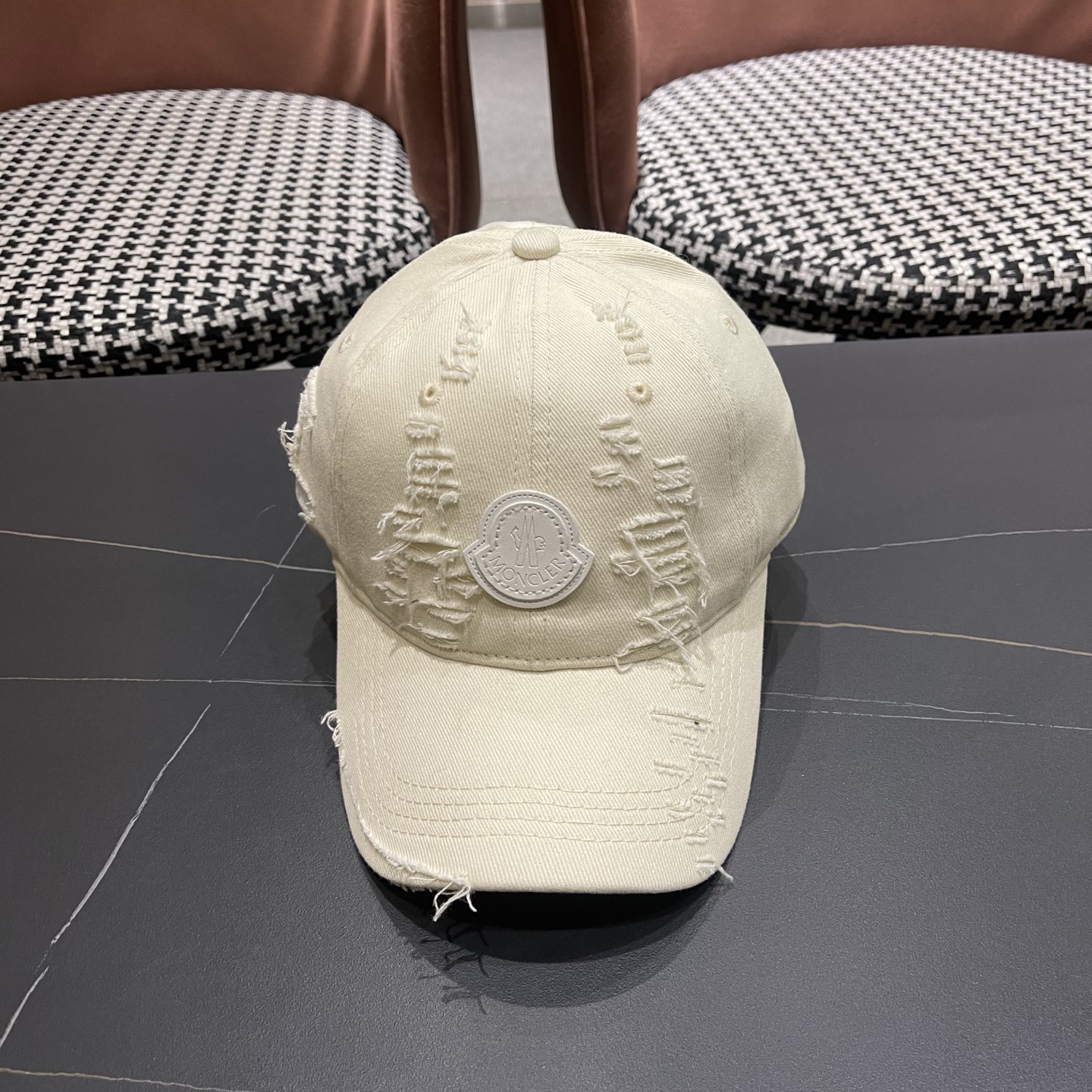 Moncler hat