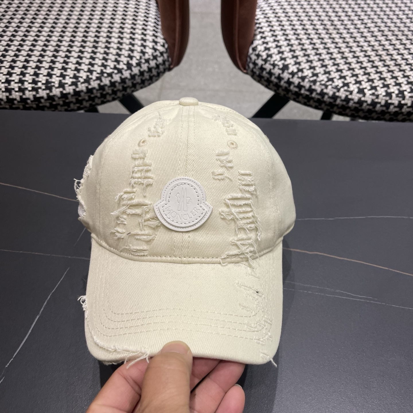 Moncler hat