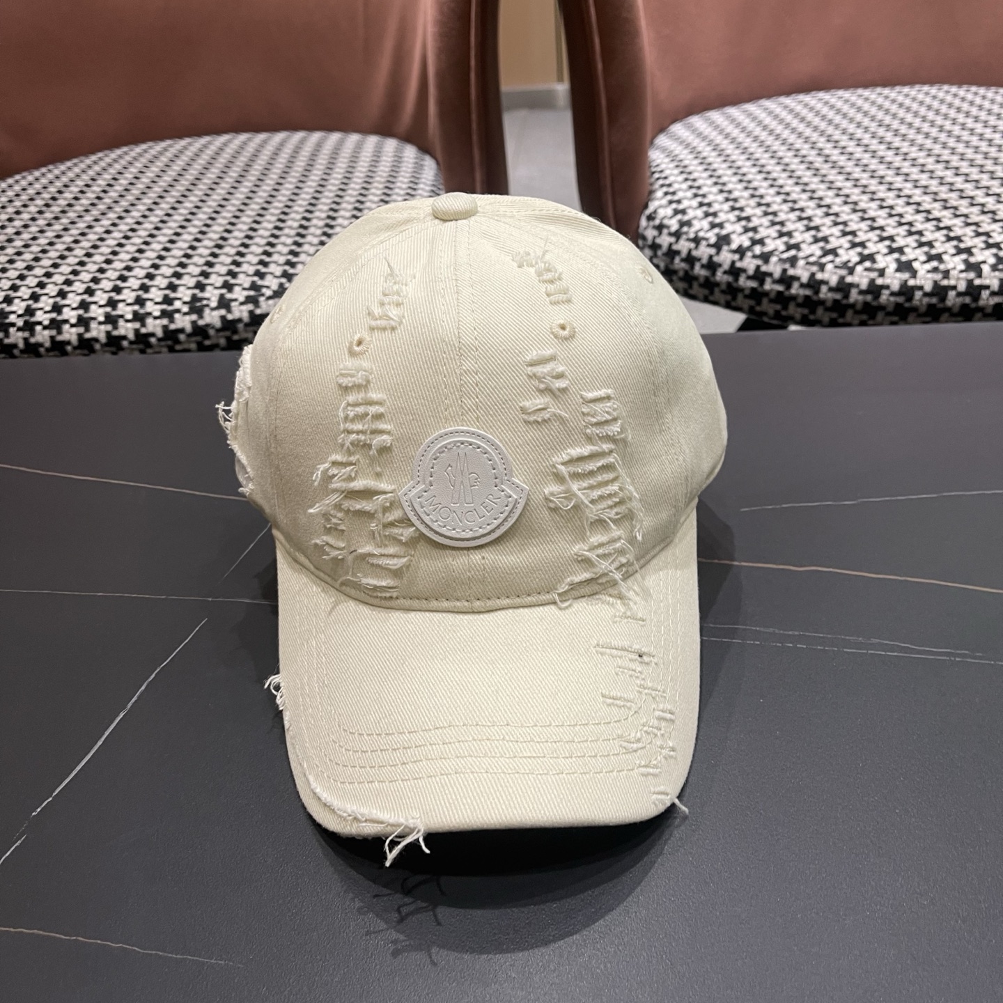Moncler hat