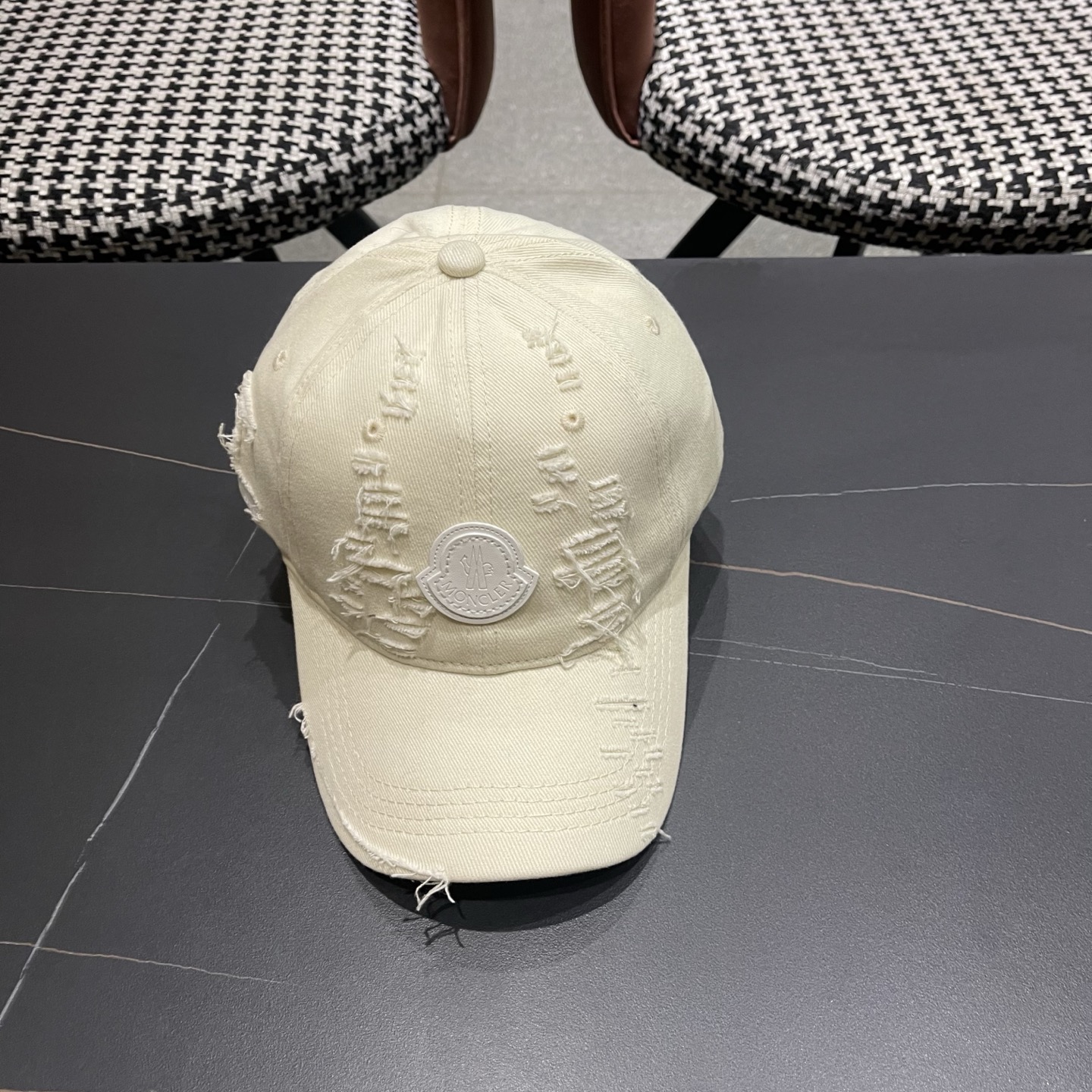 Moncler hat