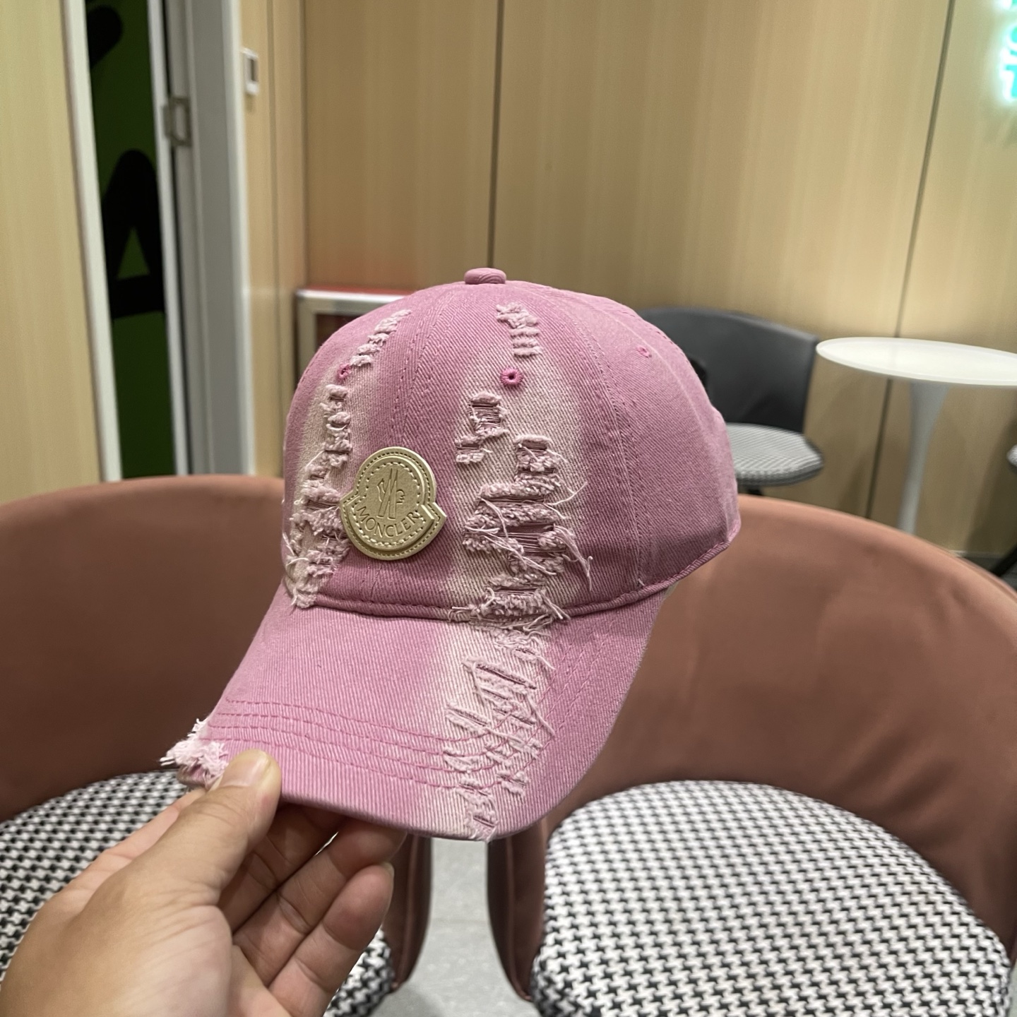 Moncler hat
