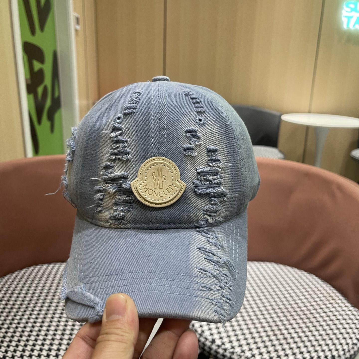 Moncler hat