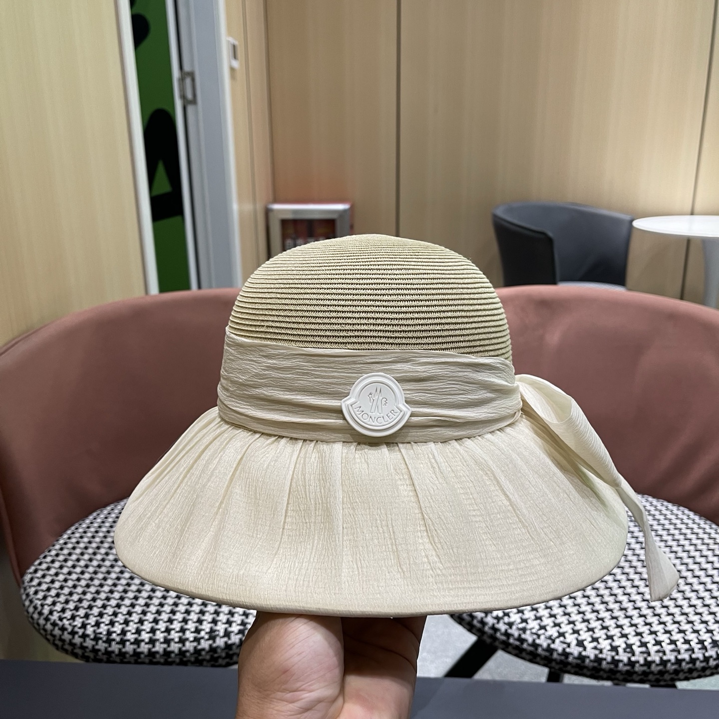 Moncler hat
