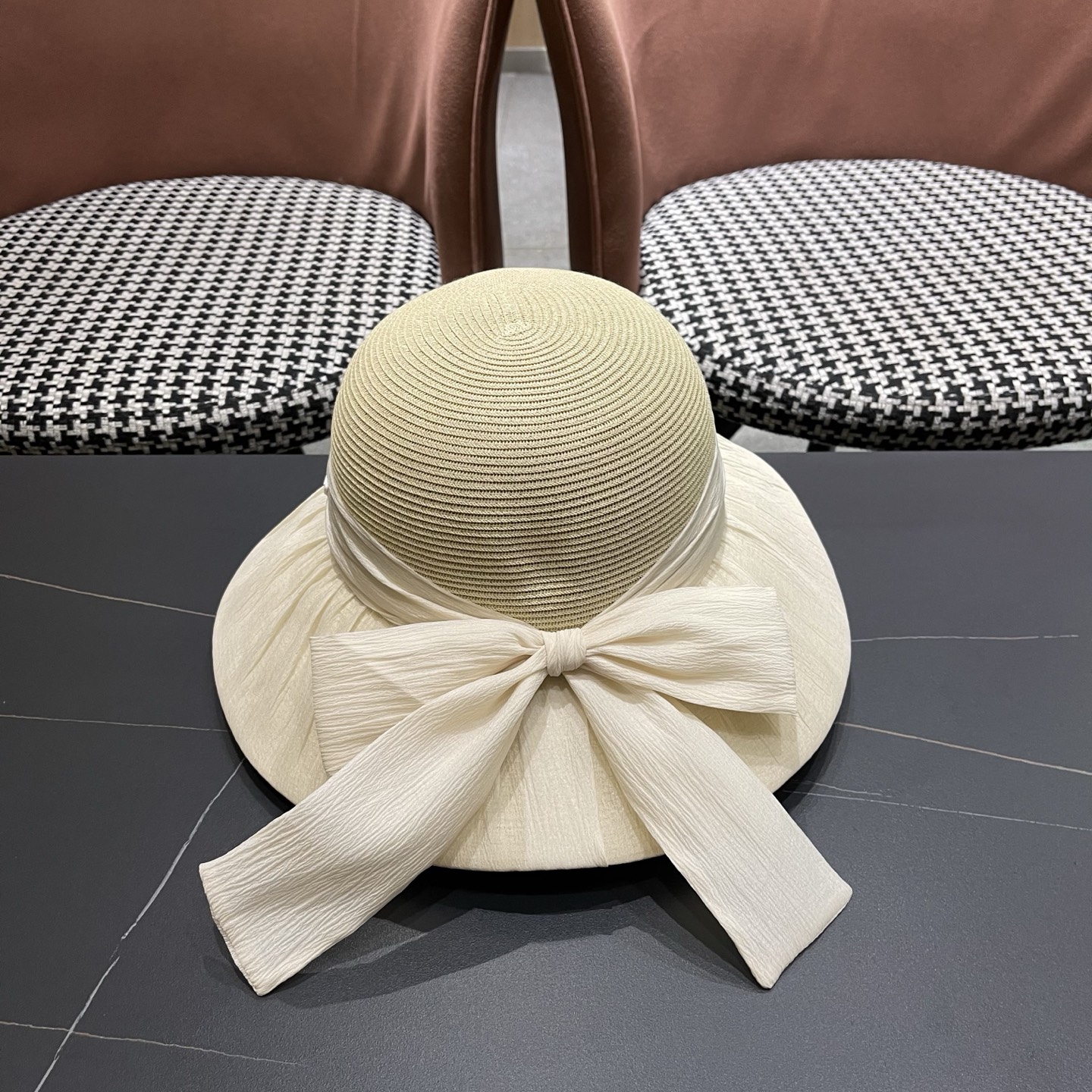 Moncler hat