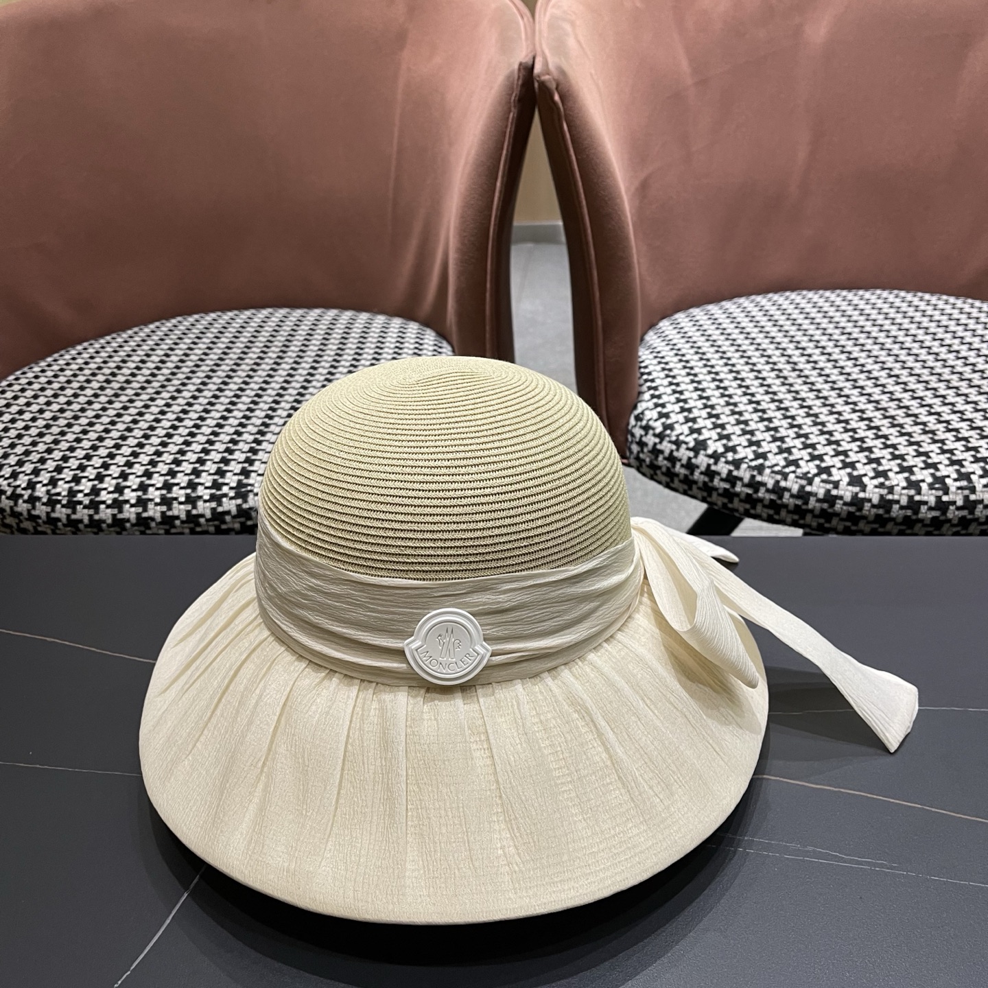 Moncler hat