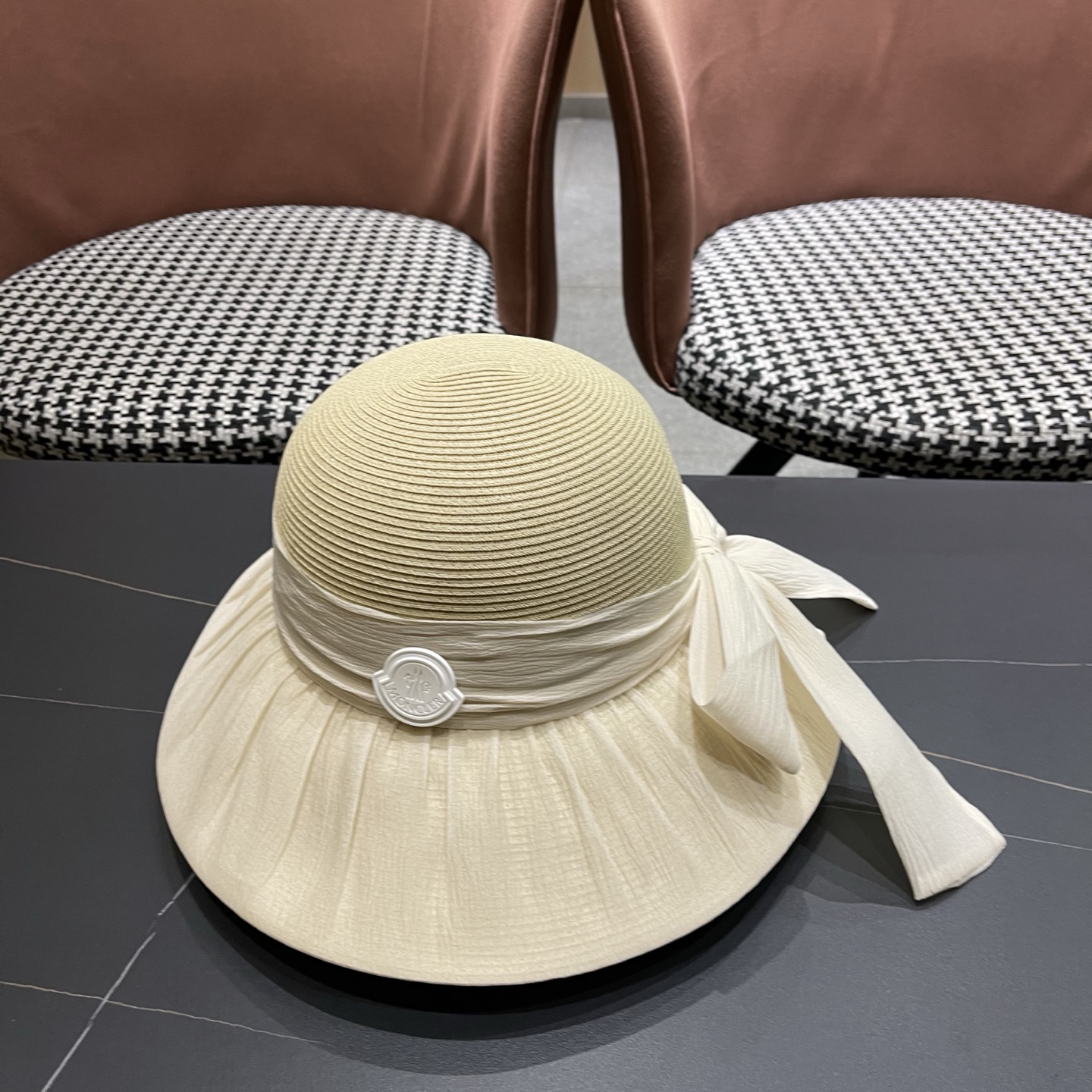 Moncler hat