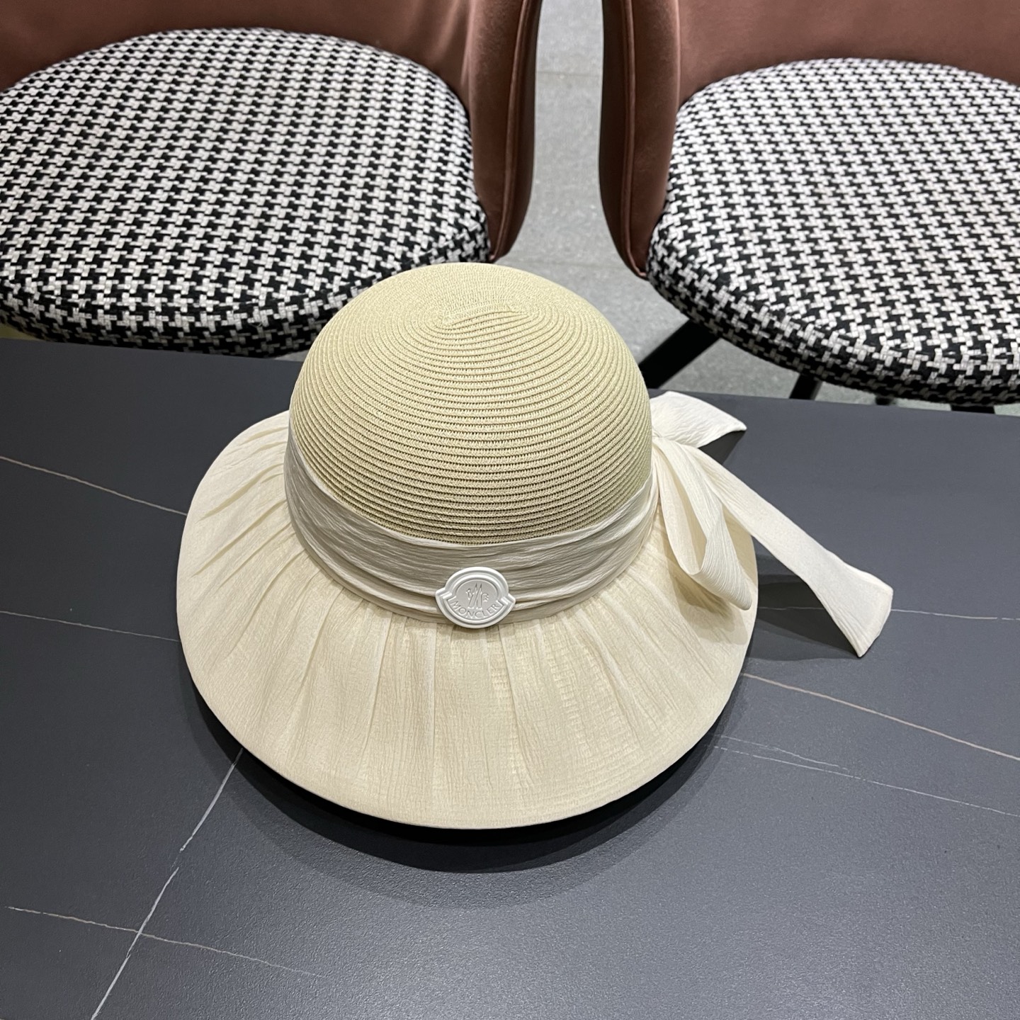 Moncler hat