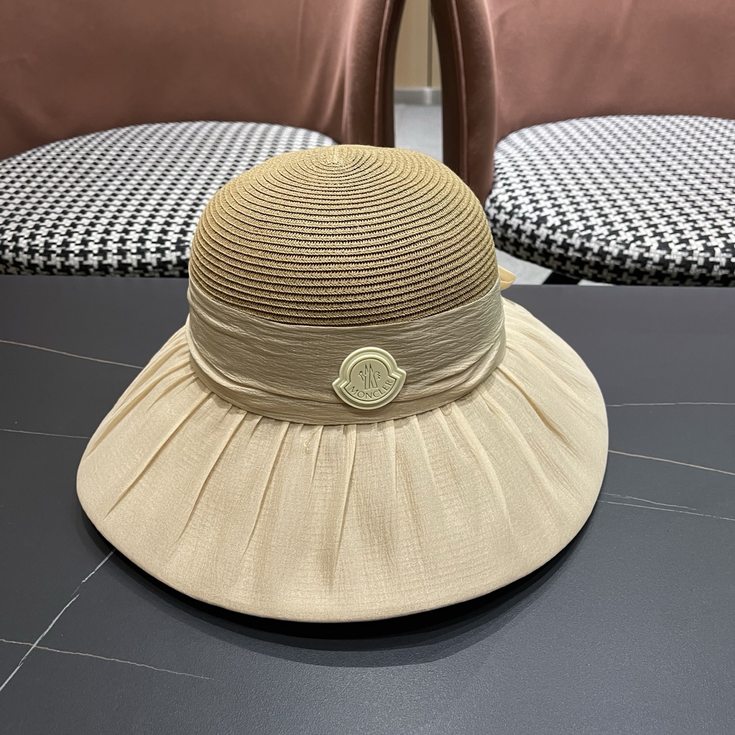 Moncler hat