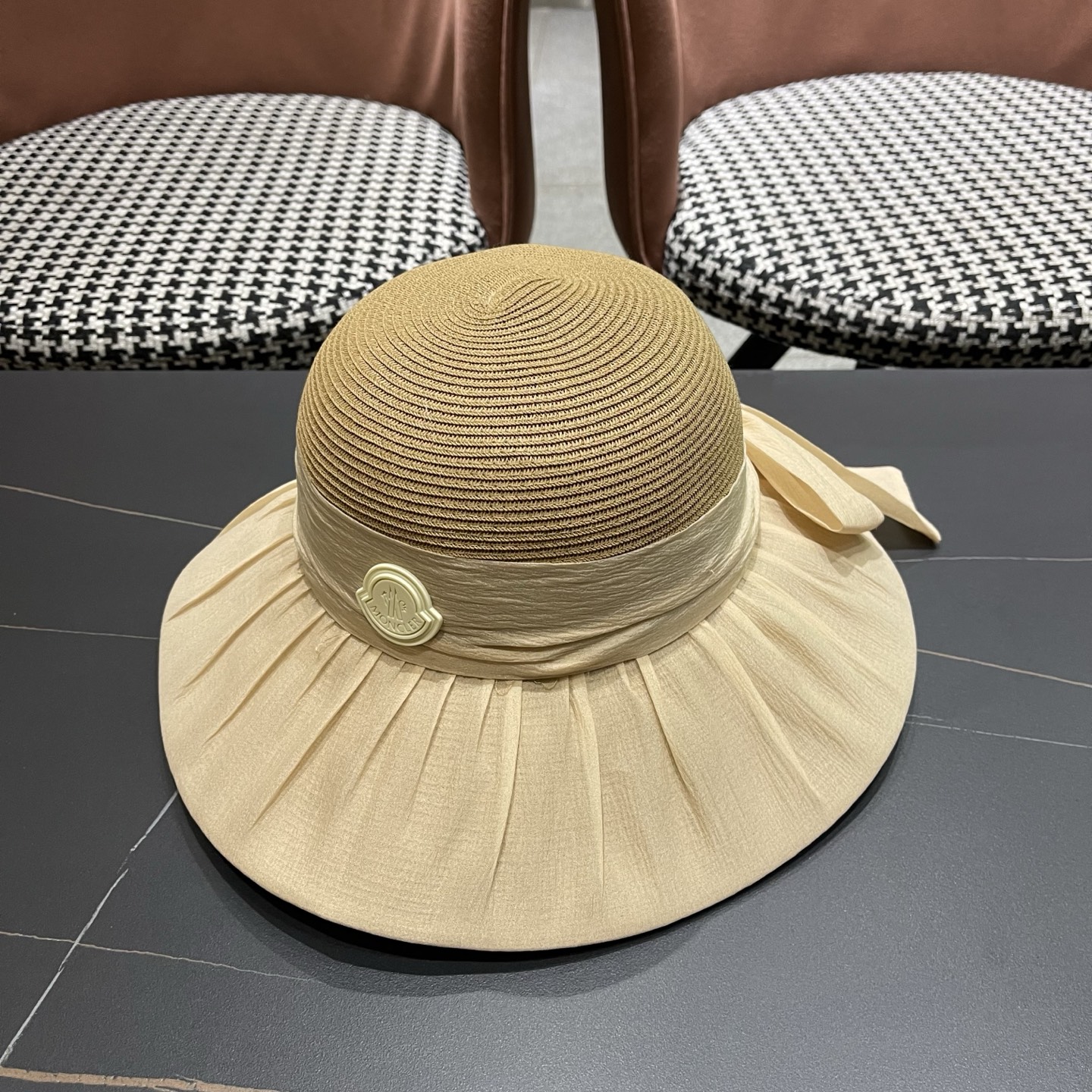 Moncler hat