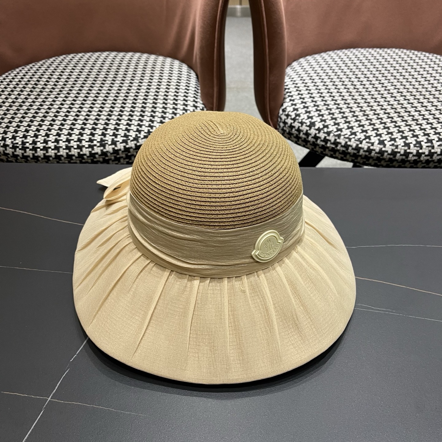 Moncler hat